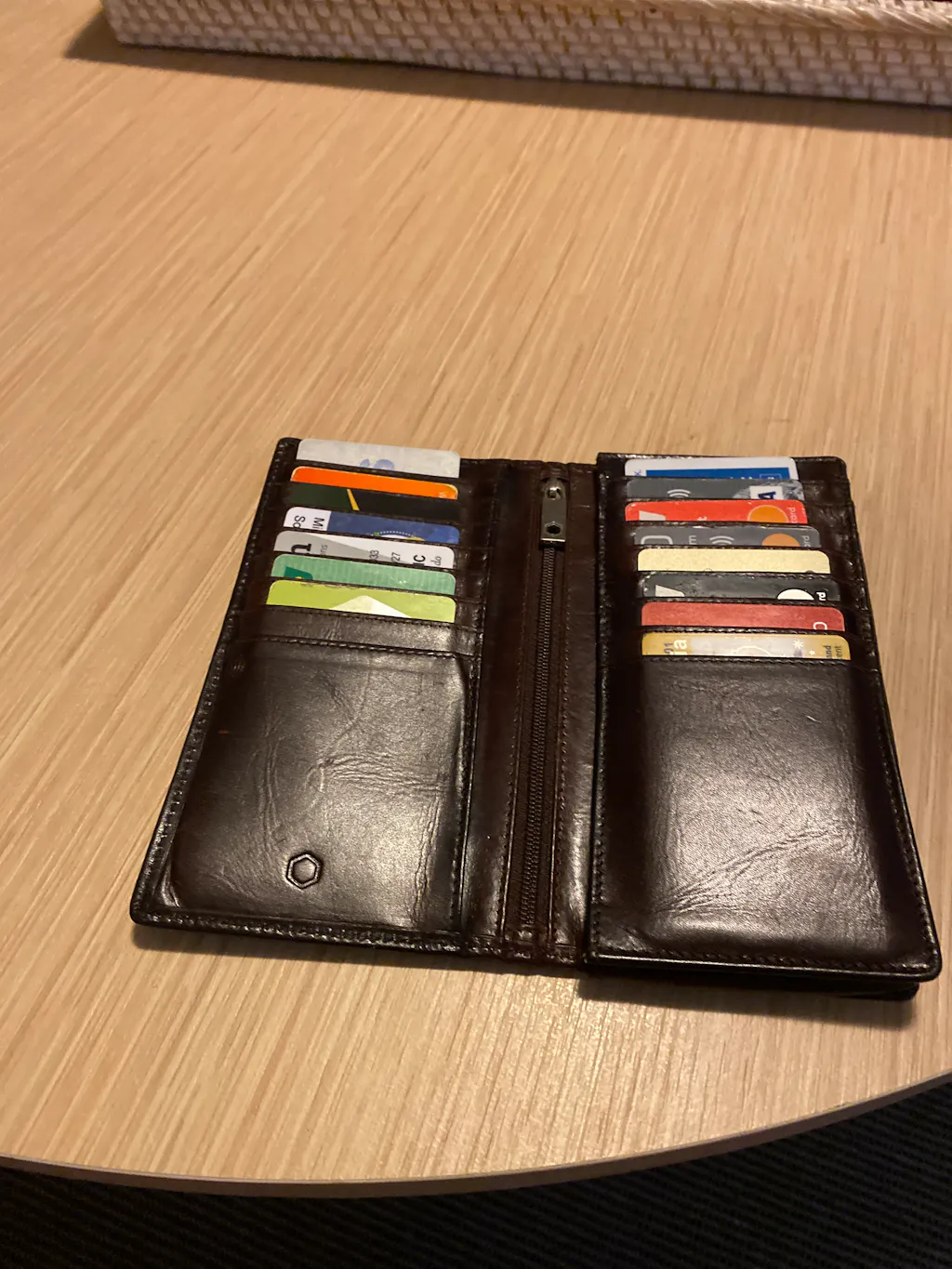 Large Travel And Mobile Wallet Shop Jekyll & Hide Australia