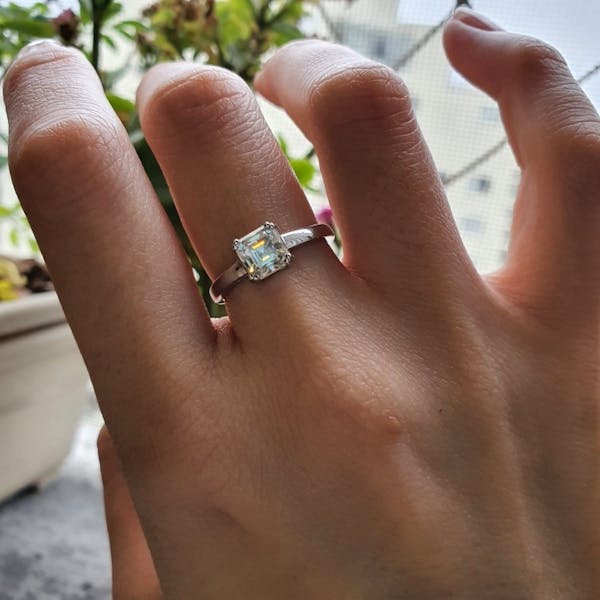 0.8ct Moissanite Diamond Ring