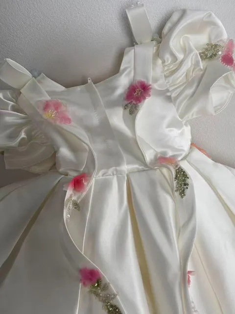 Luxury White Girl Dress Beaded Flowers Princess Birthday Gown J840