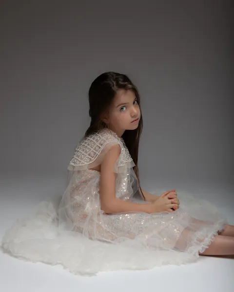 Luxury O-Neck Beaded Tulle Flower Girl Dress Sleeveless J516L