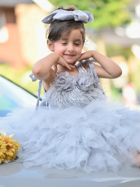 Sleeveless Flower-Adorned Tiered Flower Girl Dress With Bow D052