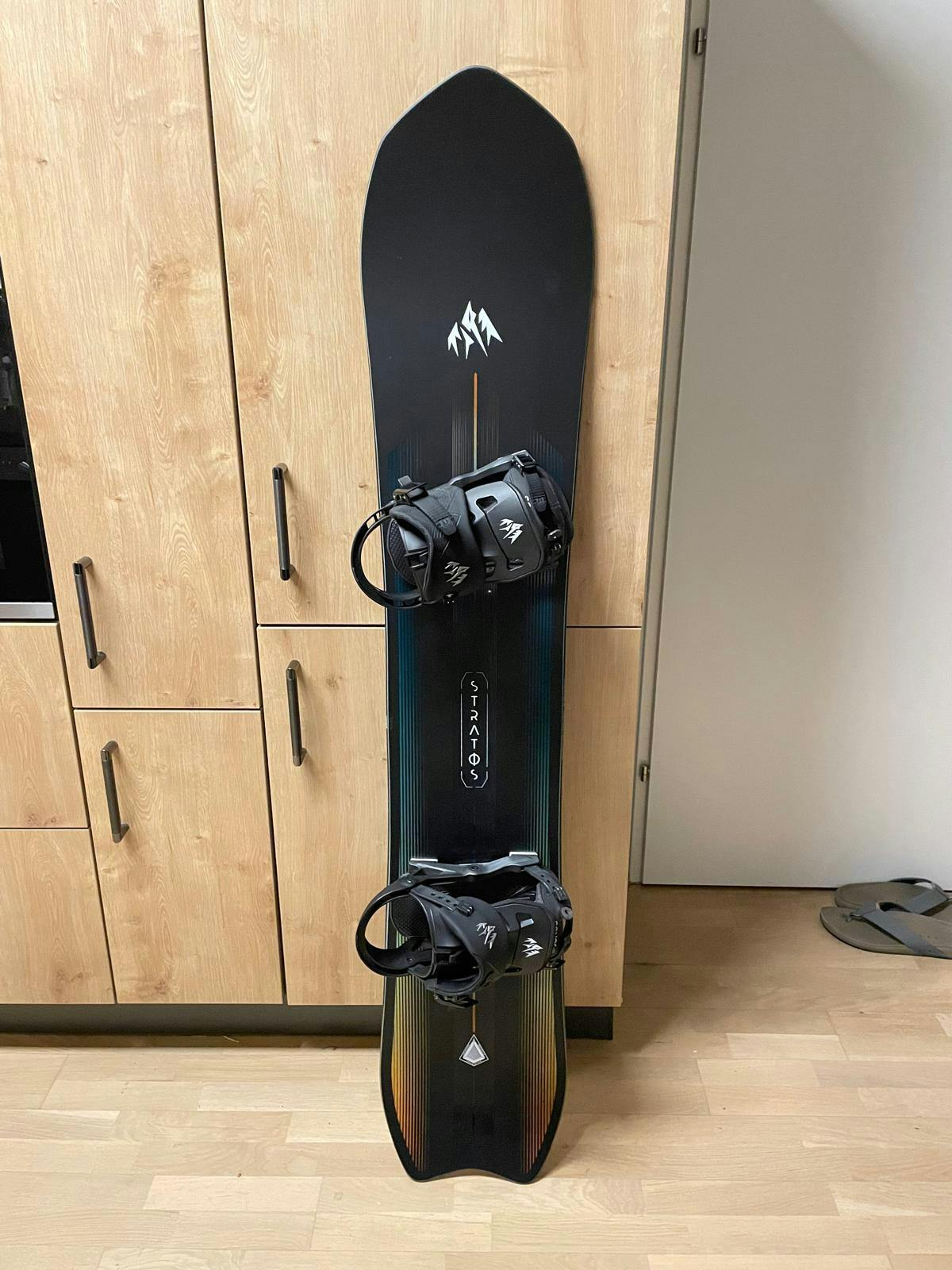 Men's Stratos Snowboard | Jones