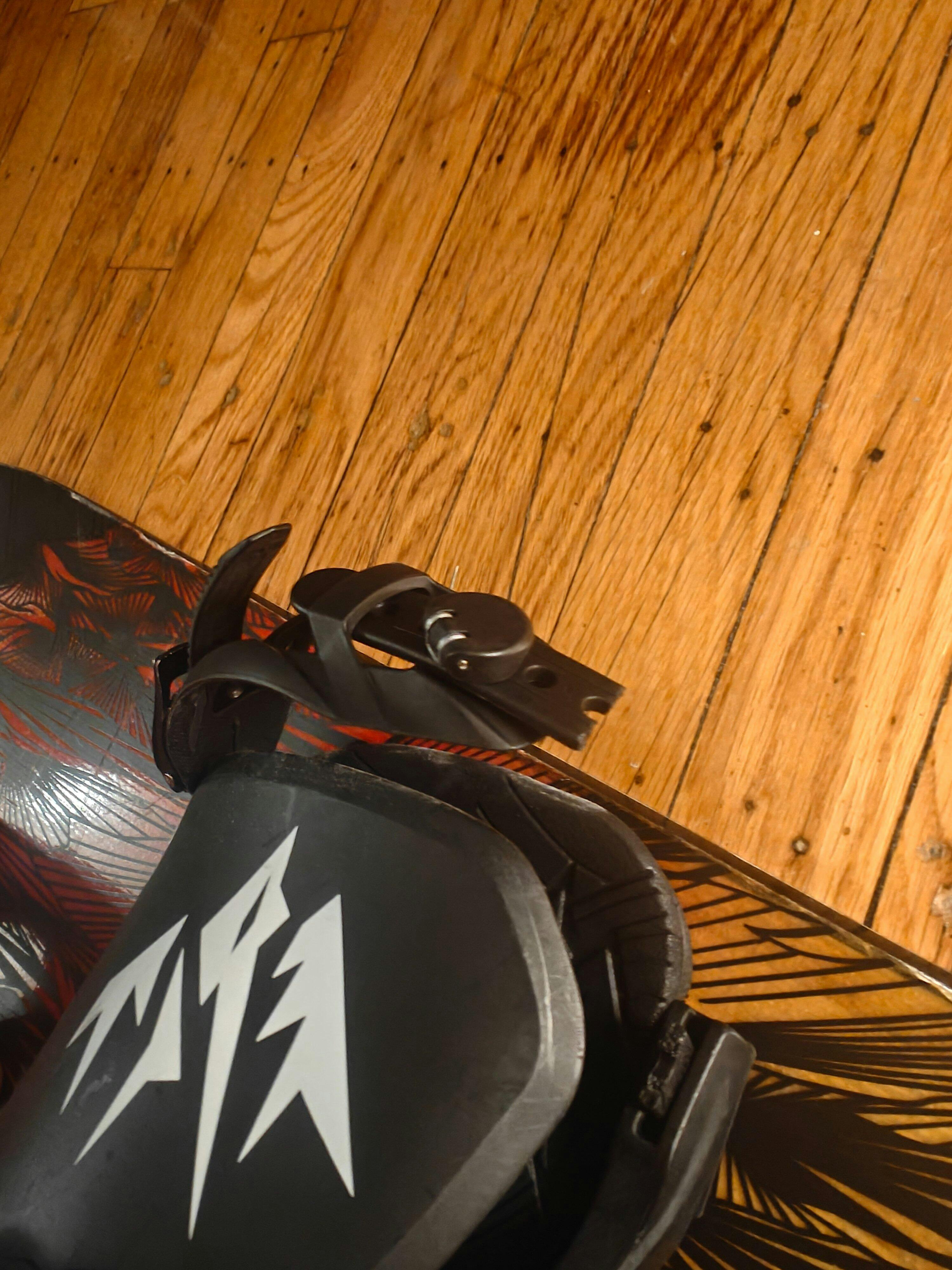Men's Meteorite Snowboard Binding | Jones