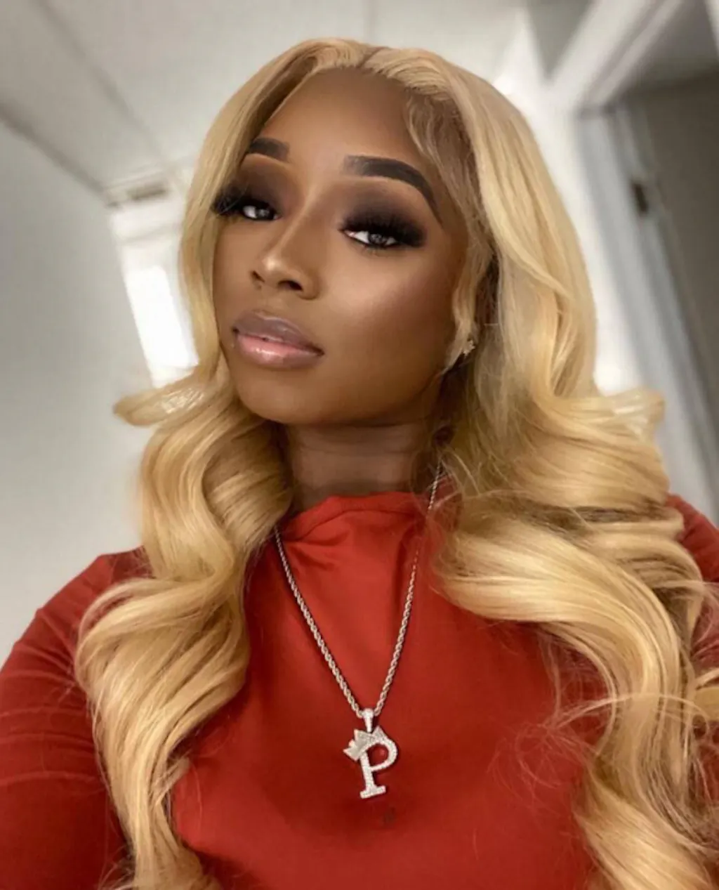 613 Blonde Straight Human Hair Lace Front Wigs Undetectable Lace Wig 180% Density