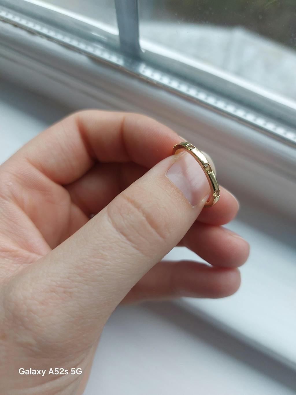 Balans Diamond Station Band Ring In Gold