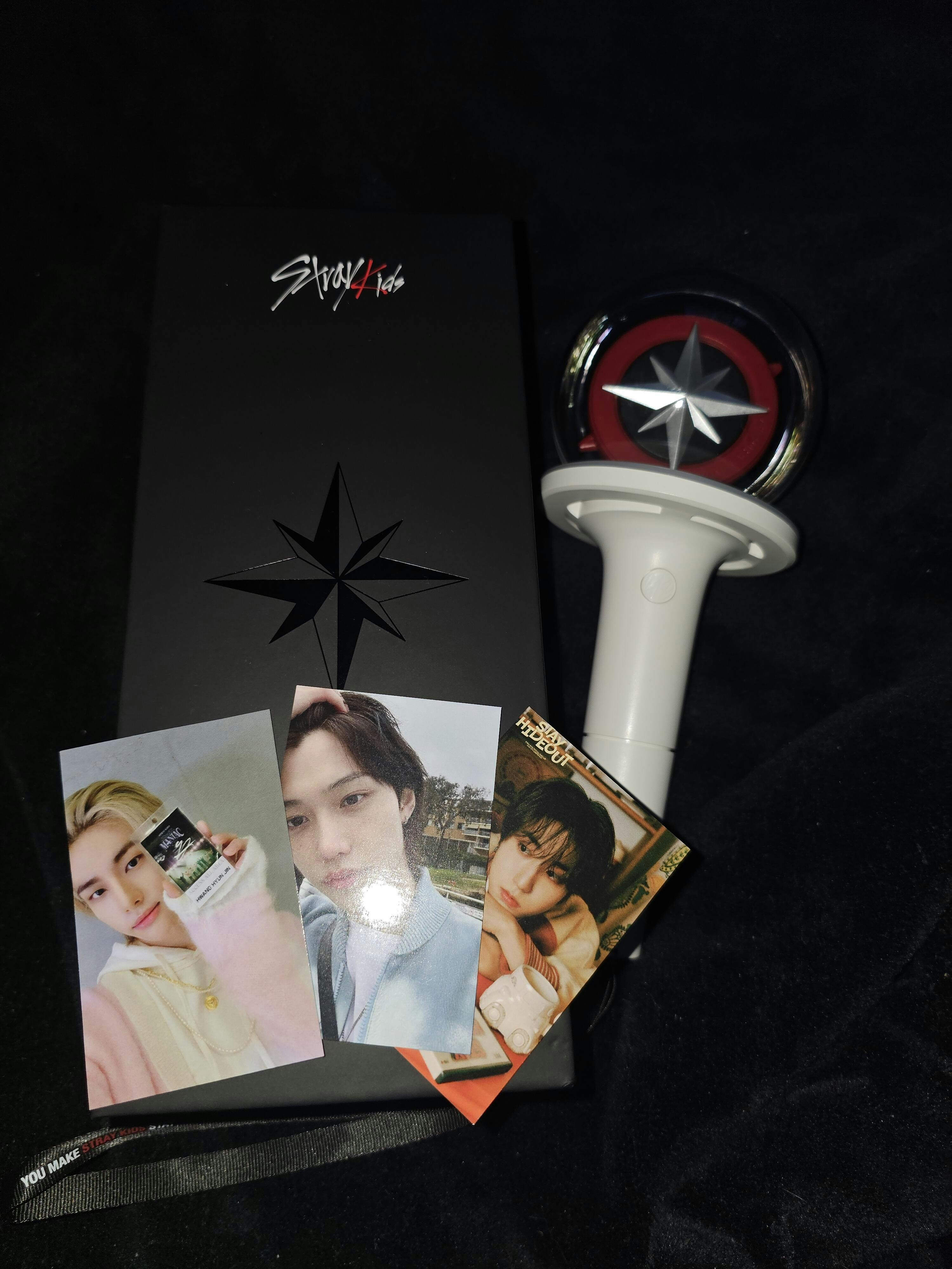 アイドル Stray Kids OFFICIAL LIGHT STICK Ver.2 STRAY KIDS - OFFICIAL LIGHT STICK VER.2 – Hello Hallyu Kpop