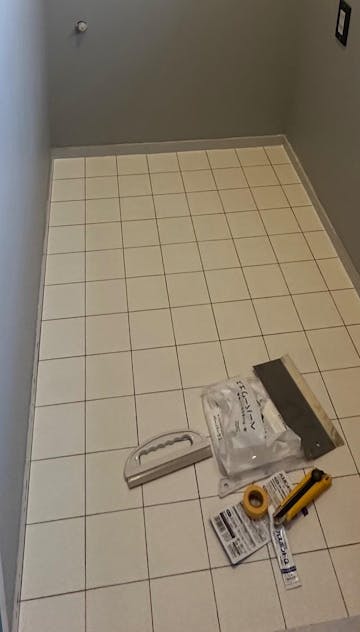 貼ってはがせる クッションフロア シールタイプ Room No.0 ミニマルタイル (88cm×176cmサイズ) CRN-MM01 スクエアホワイト