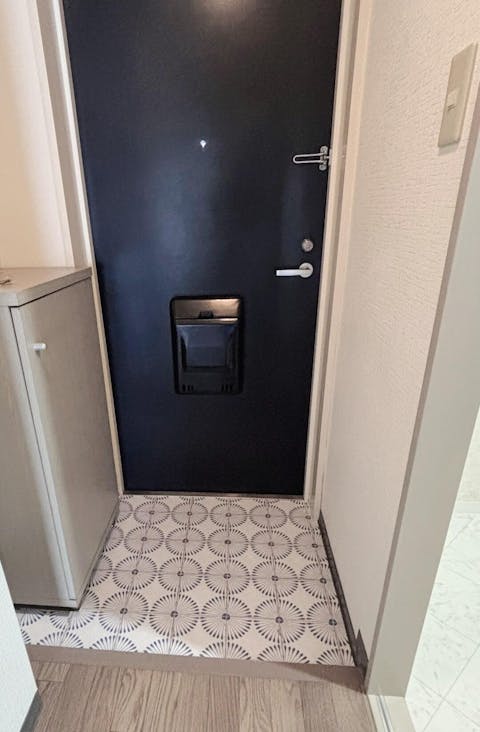 はがせる壁紙 シールタイプ What's poppin? 無地 ブルー (49cm×2.5mサイズ) BL101