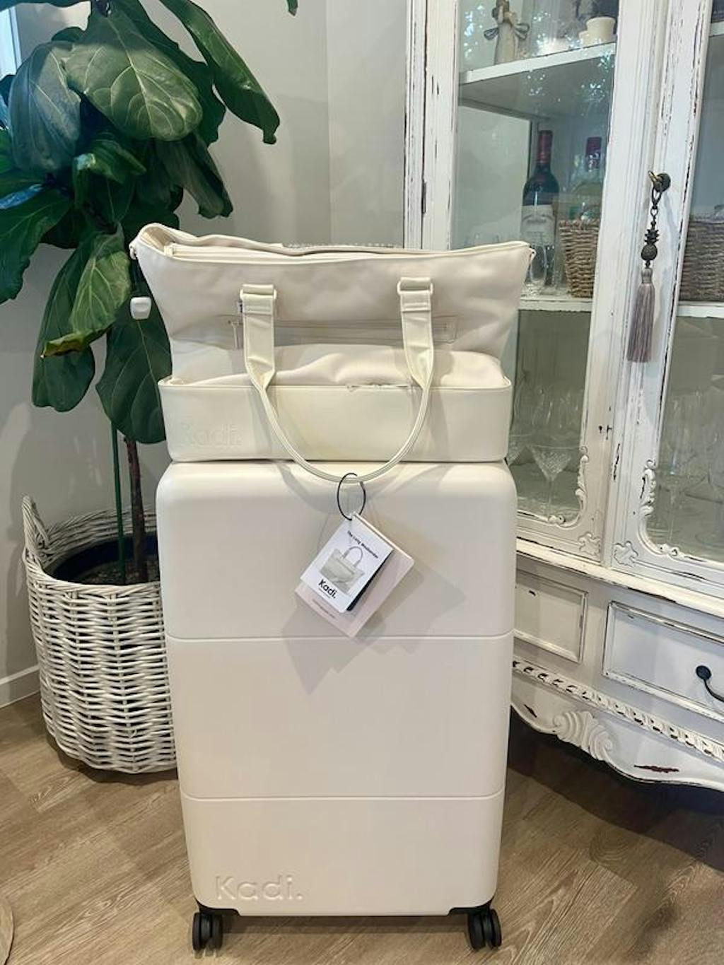 Check-In Large in Ivory