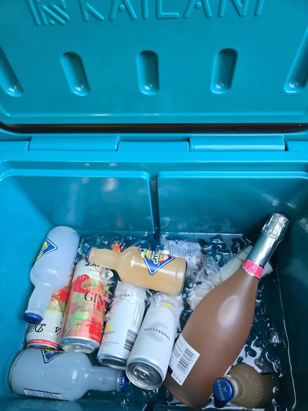 Canada Cooler Rockaberry  2L Bottle main image 0