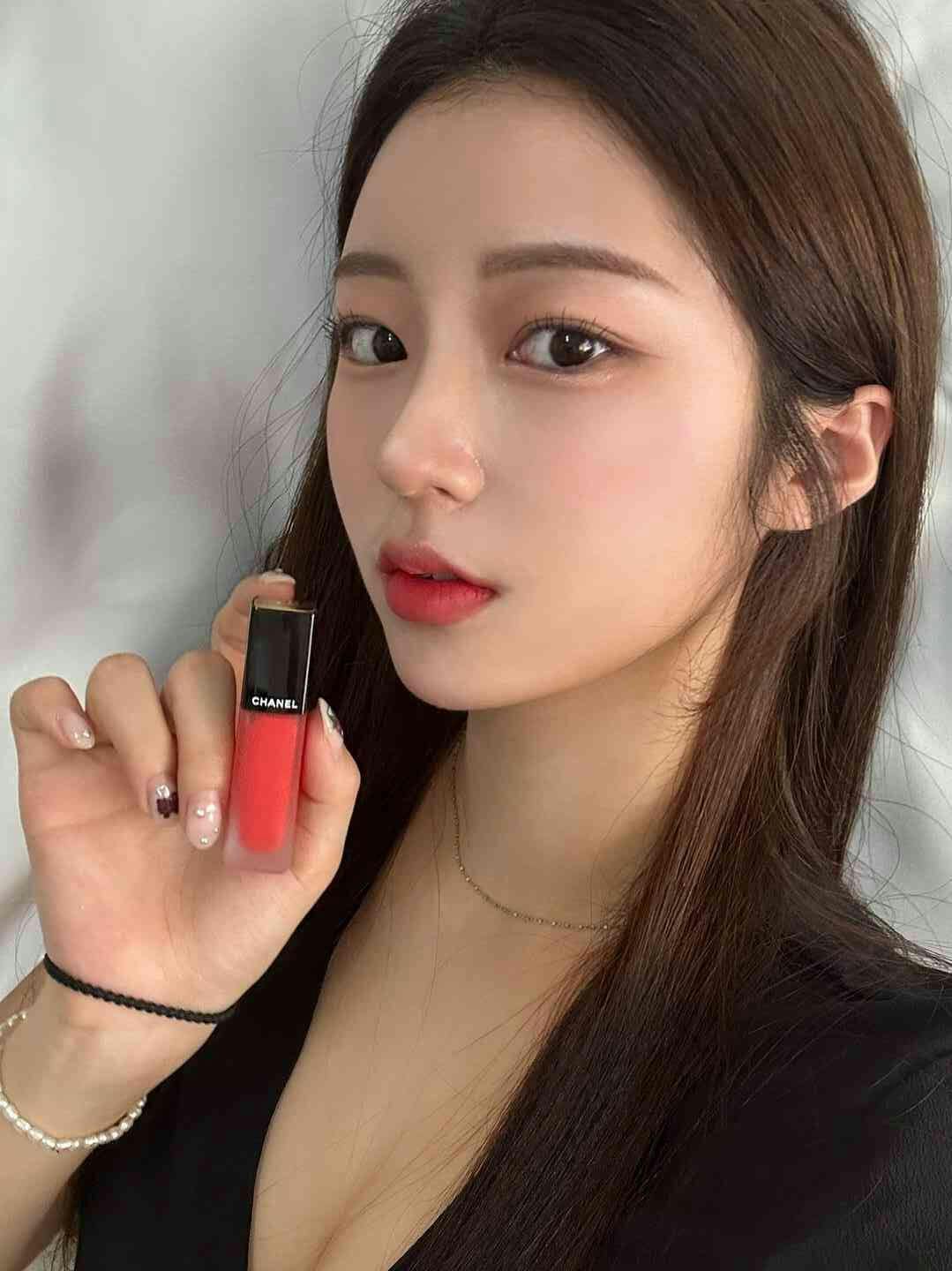 Son CHANEL Rouge Allure Liquid Velvet #216 Enivrante - Intense