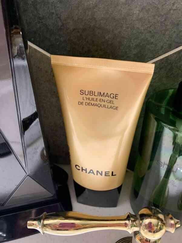 Sữa Rửa Mặt CHANEL Sublimage L'Huile-En-Gel De Démaquillage