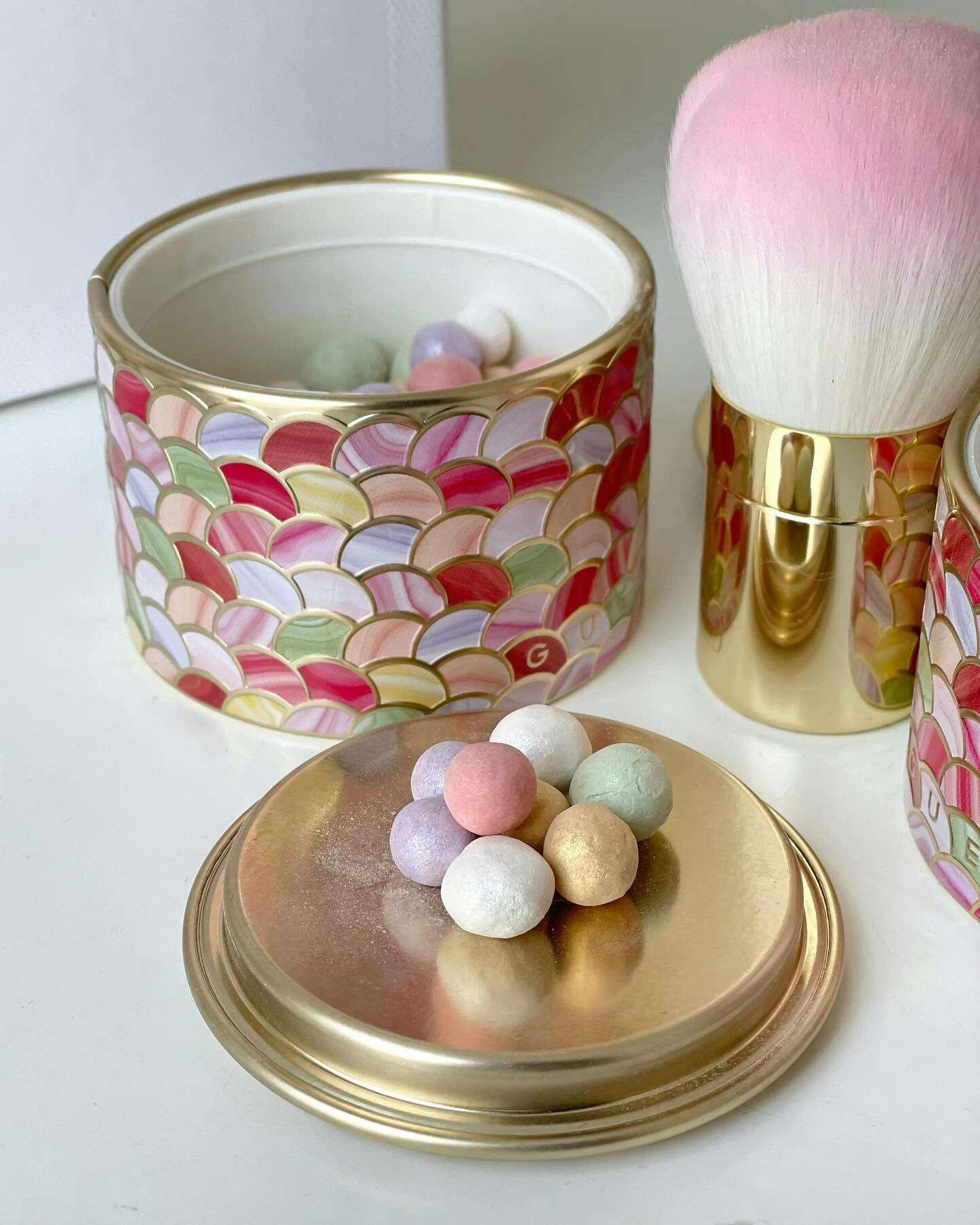 GUERLAIN MÉTÉORITES 02 COOL/ROSE ブラシset⭐︎ GUERLAIN METEORITES LIGHT REVEALING PEARLS OF POWDER 02-cool