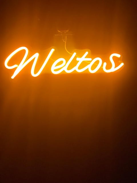 Custom Neon: Weltos