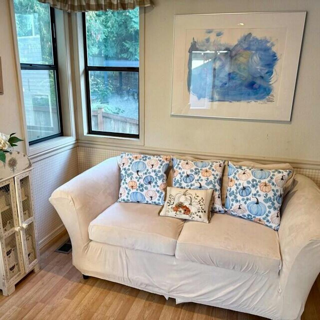 Farmhouse Blue Pumpkin Floral Throw Pillow with Insert, Fall Colors Decor for Living Room, Sofa, Country Living Accent Pillow