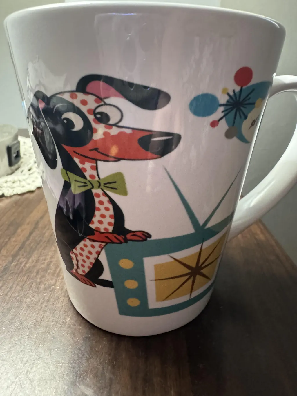 Dachshund Retro Starburst TV Latte Mug, Mid Century Modern Atomic Dog Cup