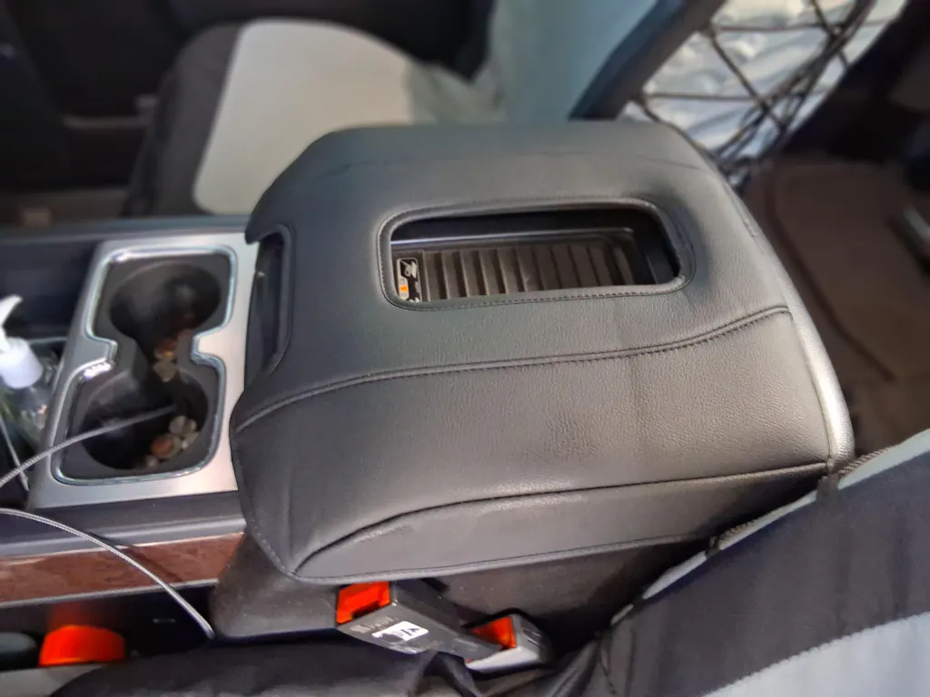 Center Console Armrest Cover Pad for Bucket Seat 2014-2018 Chevy Silverado 1500 2500 3500,2014-2018 GMC Sierra 1500 2500 3500,2015-2020 Tahoe/Yukon/Suburban
