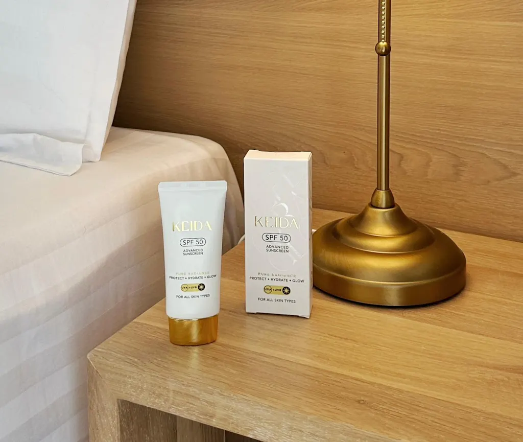 CREMA HIDRATANTA DE ZI CU SPF50, NIACINAMIDE & ACID HIALURONIC