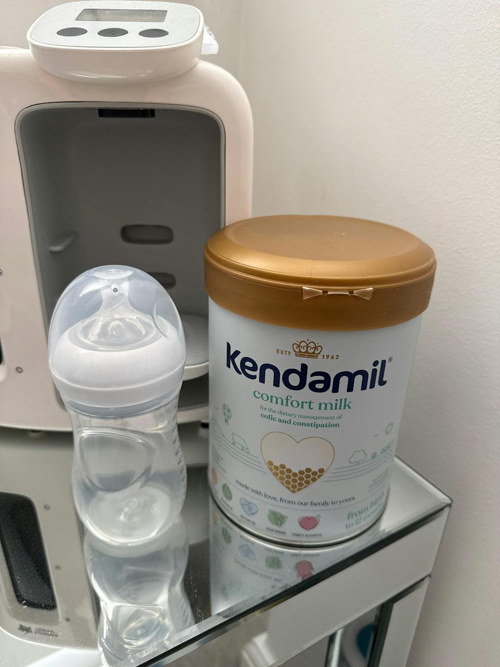 Kendamil Best Milk For Colic And Reflux Comfort Milk Kendamil EU - Main Image