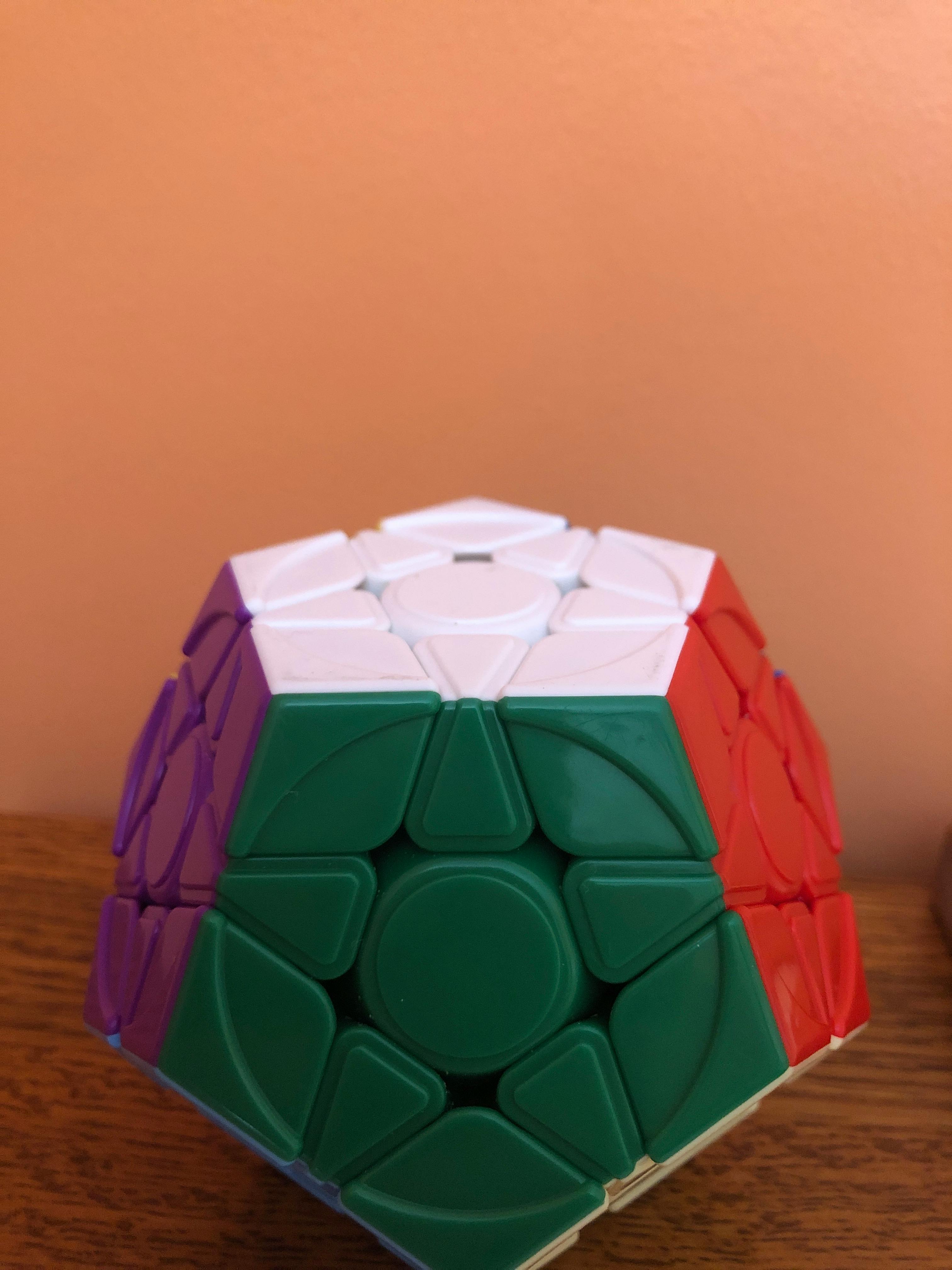 YJ YuHu Megaminx V2 M - The UK #1 Speed Cube Shop | KewbzUK – KewbzUK
