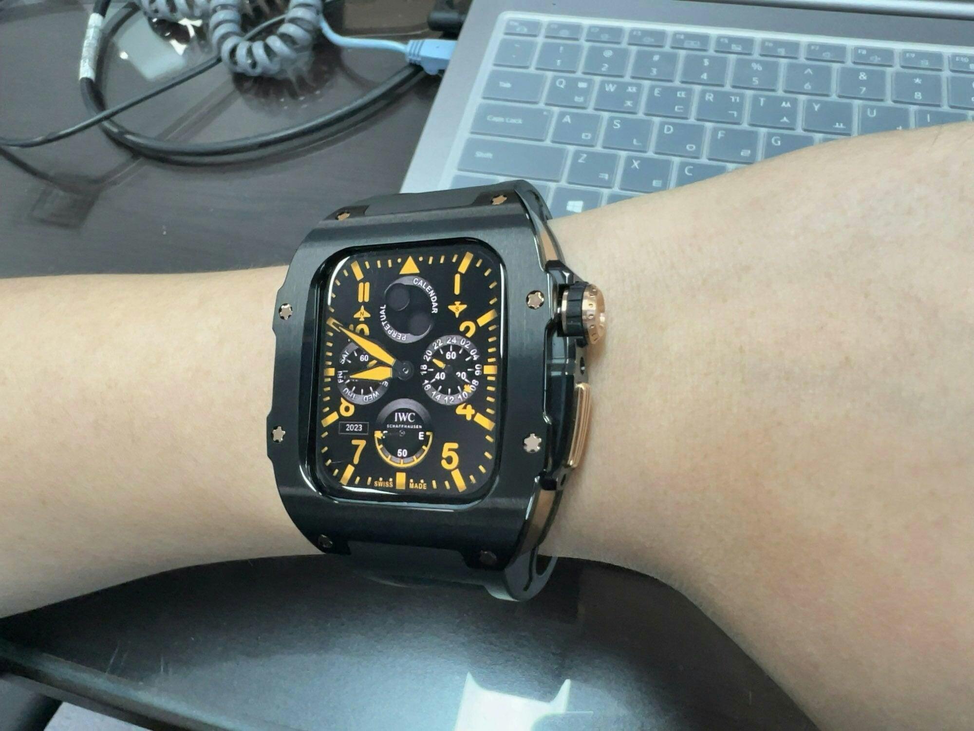 Royal Titan Apple Watch Case Black & Rose Gold Titanium Kewusuma