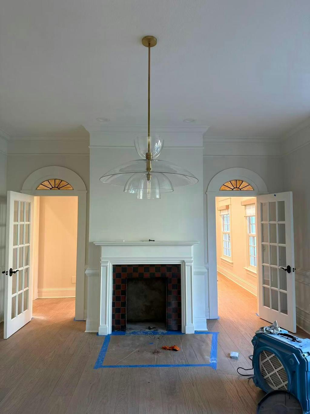 Blon Clear Glass Cloche Grand Pendant