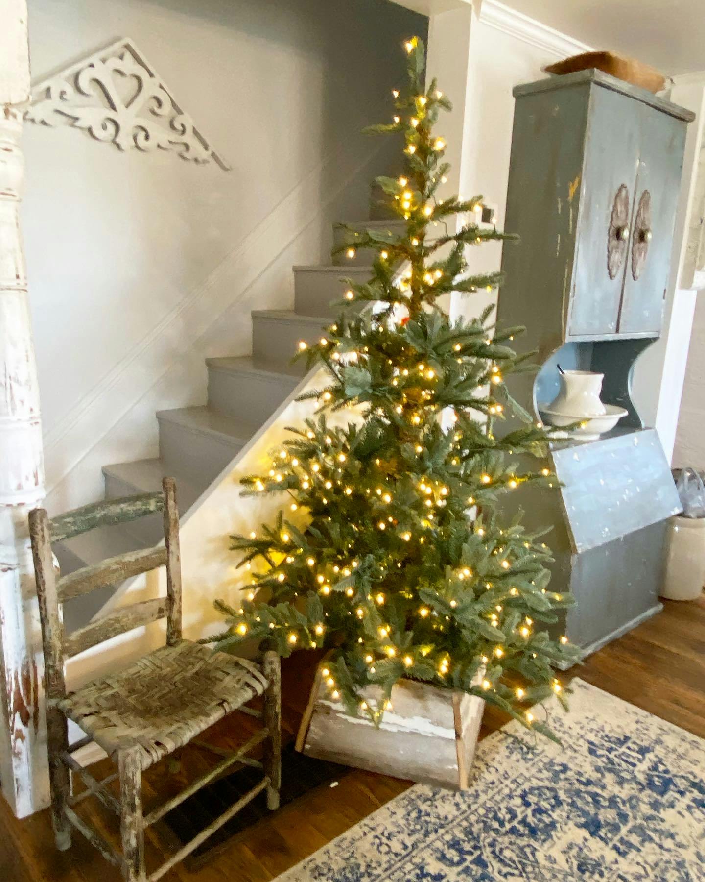 6 Foot King Noble Fir Artificial Christmas Tree 400 LED Lights King