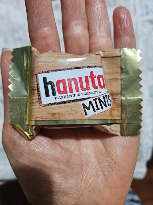 Obleas Rellenas con Crema Avellana Hanuta Mini Ferrero 200 g
