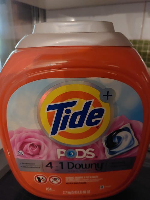 Detergente en Cápsulas con Downy Tide 104 un