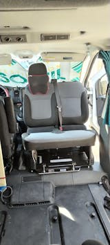 Hess Automobile - Kiravans Doppelsitzbank Drehkonsole für Nissan Primastar,  Opel Vivaro A und Renault Trafic Bj. 2001-2014