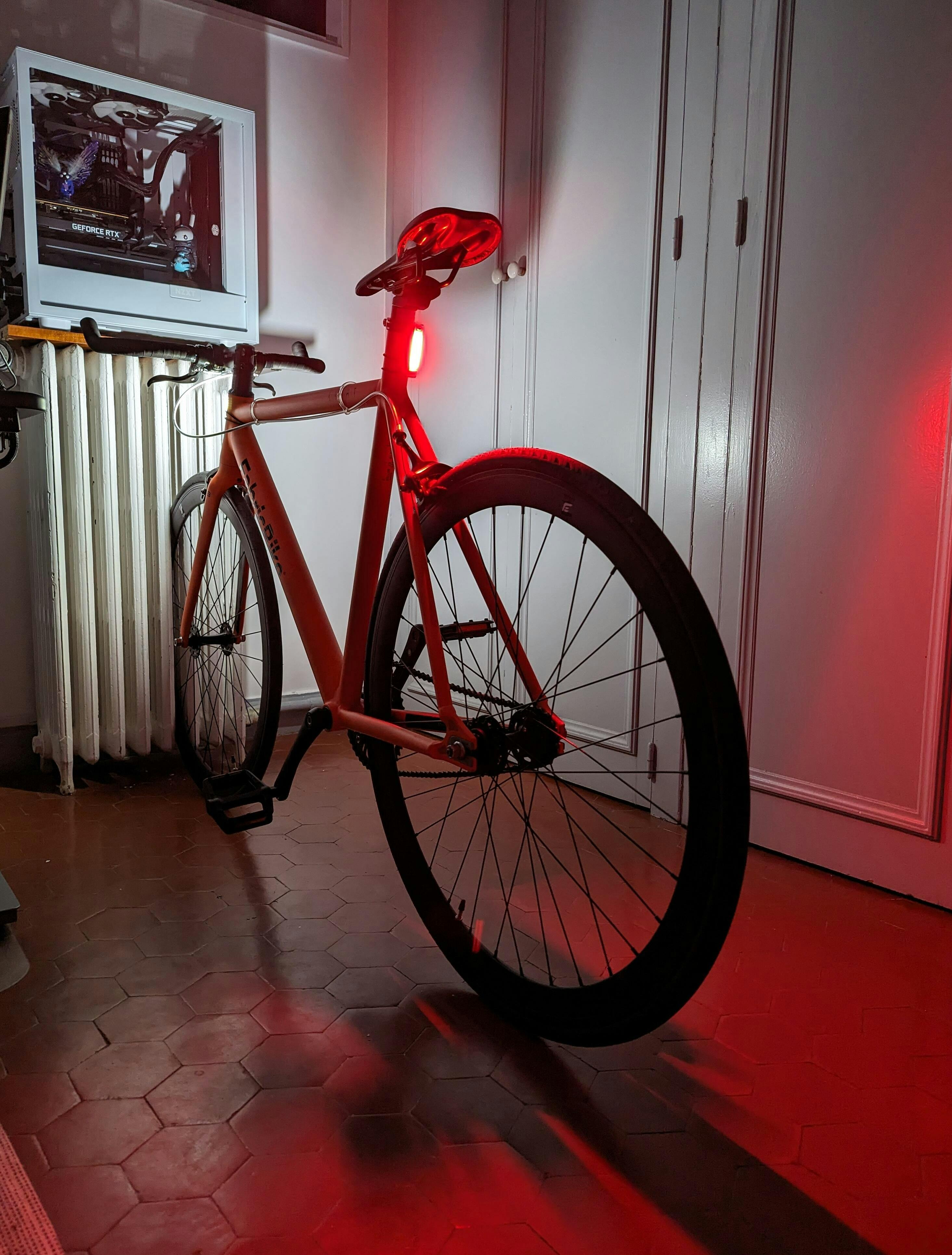 Mid Cobber Front Bike Light | USB Rechargeable | Knog