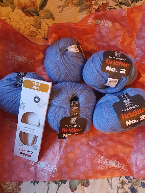 Brigitte no. 2 064 Azurblau