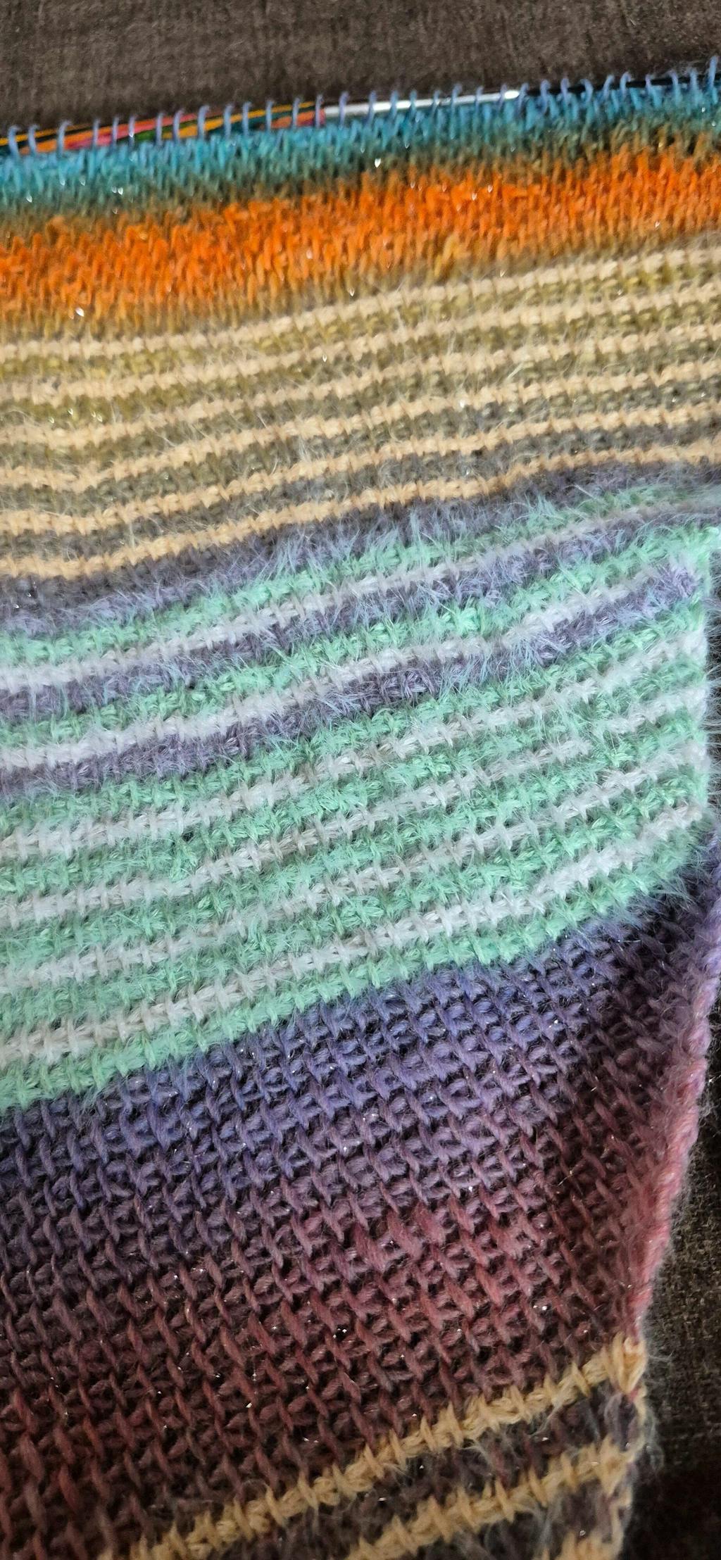 Tunesisches Häkelpaket Over The Rainbow Tuch