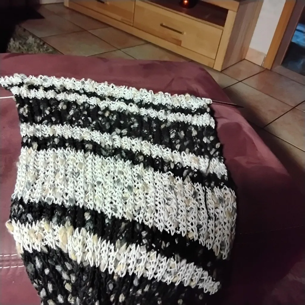 Popcorn 008 Schwarz/Rohweiß/Beige