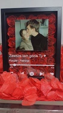 Nasza Piosenka Spotify - Prezent idealny - Ramka 3D z ręcznie wykonanymi różami