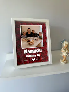Mamusiu! Kochamy Cię - Prezent dla Mamy - Ramka 3D z ręcznie wykonanymi różami