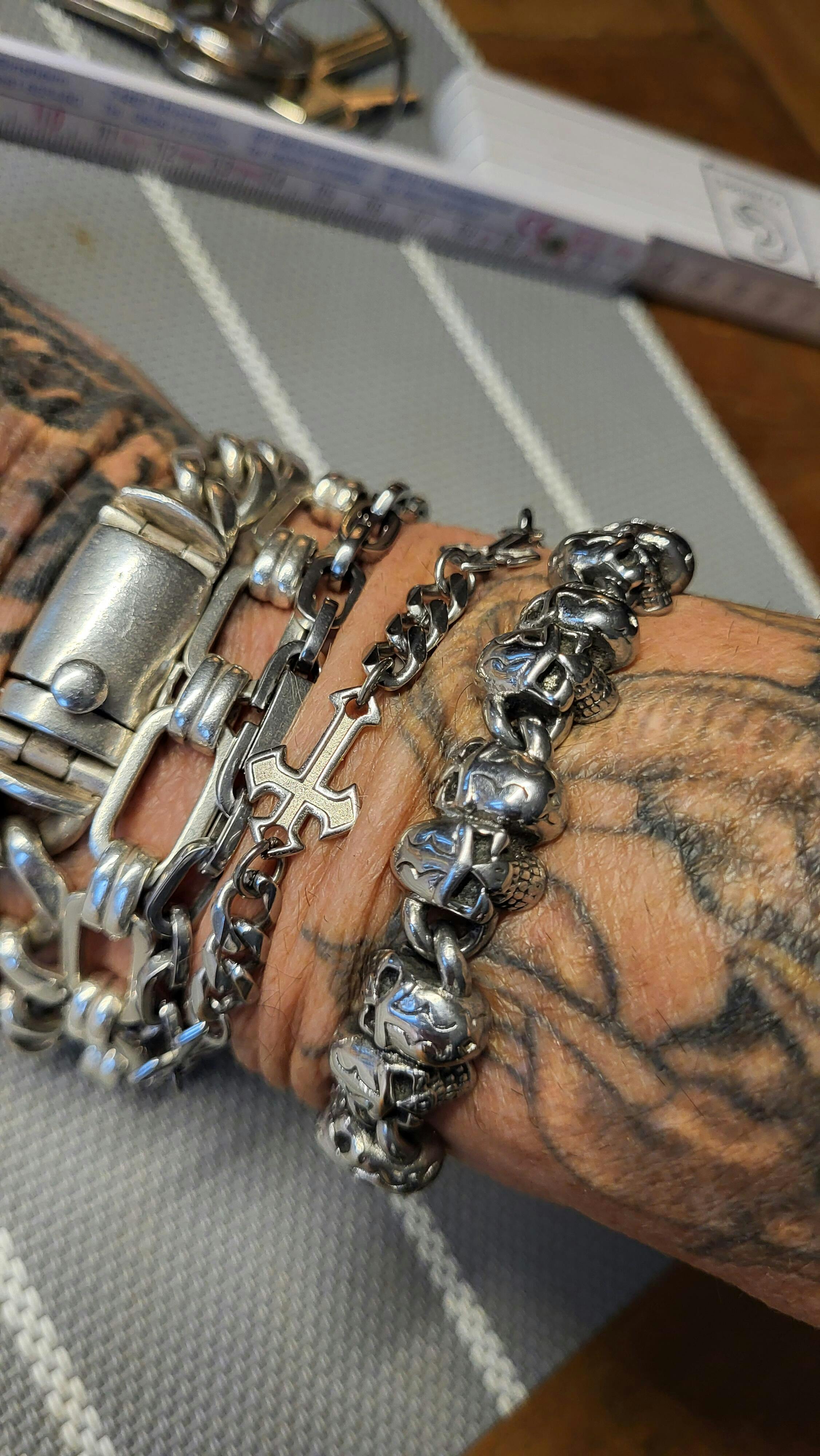 K12 - SILVER GOTHIC CROSS BRACELET