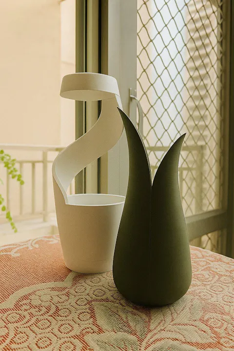 VARSA – Sculptural Rainflow Desk Planter