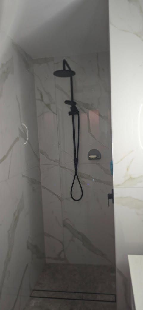 The Kyah | Toothbrush Or Razor Holder