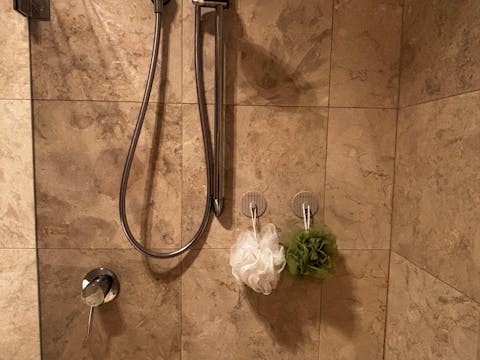 The Kenzie | Toothbrush & Razor Holder