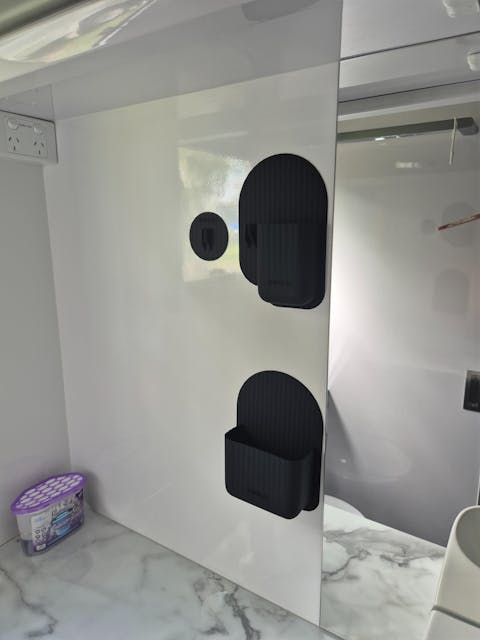 The Kenzie | Toothbrush & Razor Holder