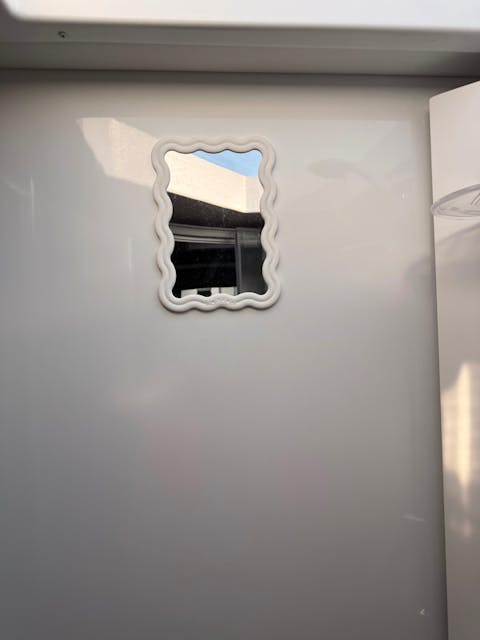 The Kyah | Toothbrush Or Razor Holder