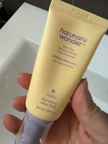 Haruharu WONDER Black Rice Moisture Airfit Daily Sunscreen SPF50+