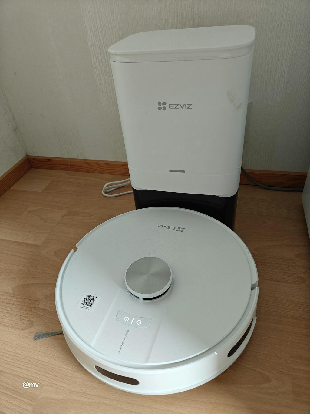EZVIZ RE4 Plus robotti-imuri & -moppi + tyhjennystelakka