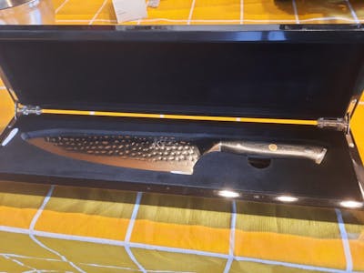 Damastmesser mit Olivenholzgriff