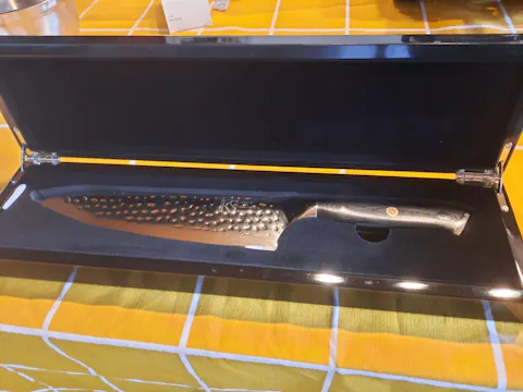 Damastmesser mit Olivenholzgriff