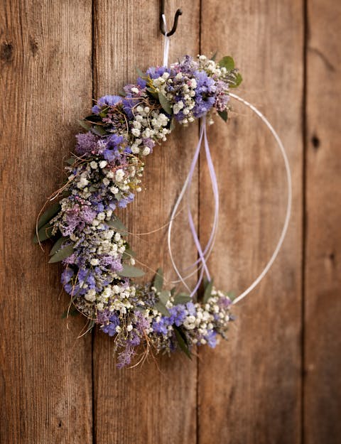 1/2 Loop »Vertical Lila Spring« – Metallring mit Blüten, Naturakzenten & Satinband