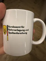 Bundesamt für Rohrverlegung und Spaltenforschung - Tasse