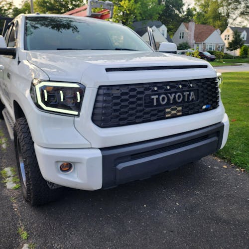 Toyota Tundra (2014-2021) Projector LED Headlight Assembly