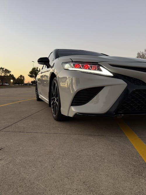 2018-2024 Toyota Camry LE/SE/XLE/XSE/TRD LED Headlights Assembly with Demon Eyes and Triple Projectors